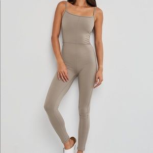 🟠 Aritzia Wilfred Divinity Jumpsuit